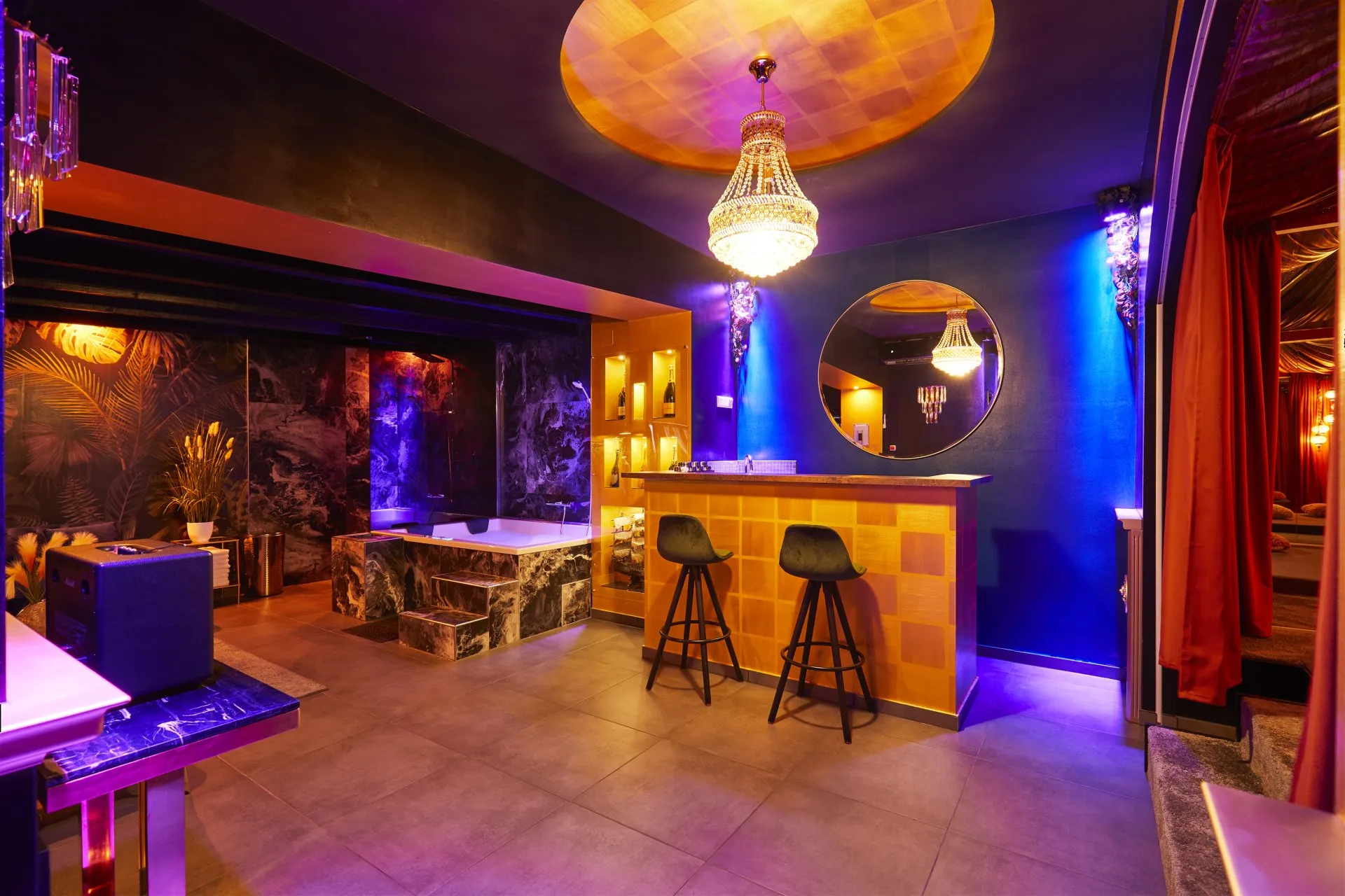 Außenbereich mit Pool